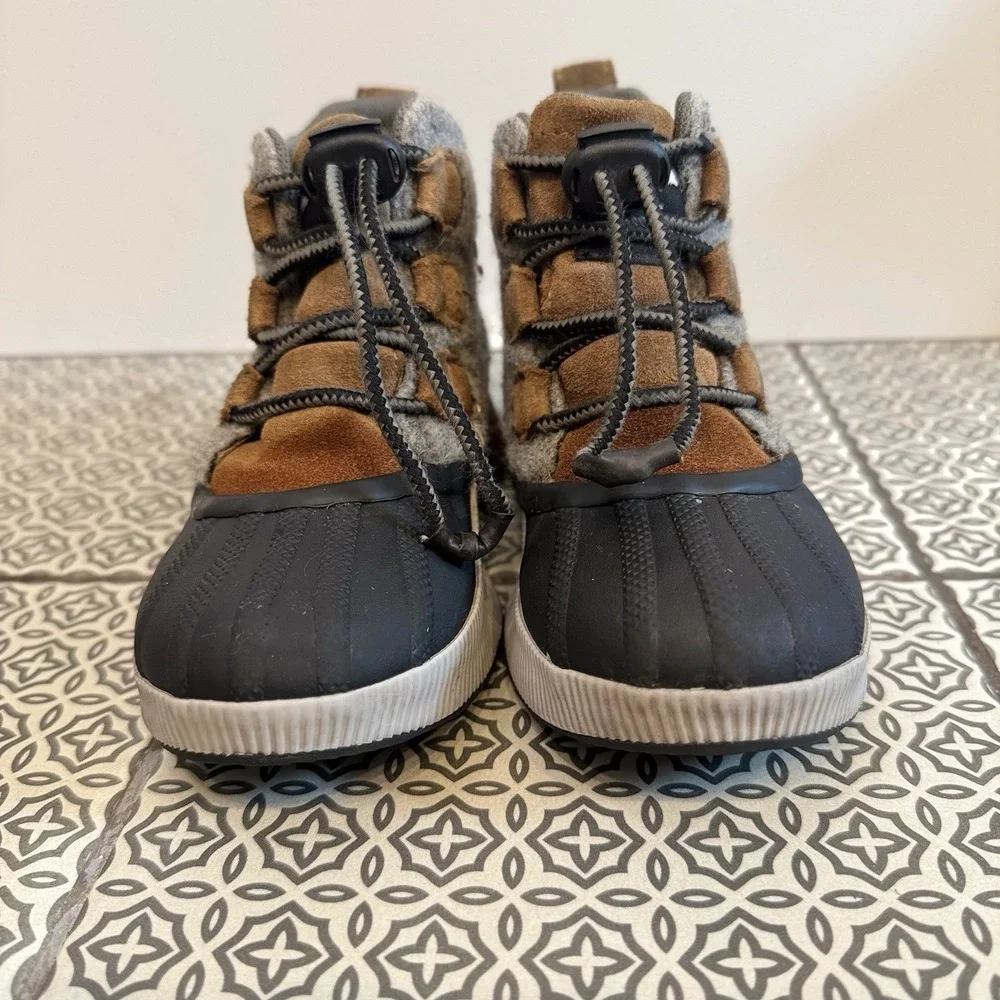 Sorel Out N About Duck Boots Gray Wool Suede Waterproof Cabincore Kids Size 1